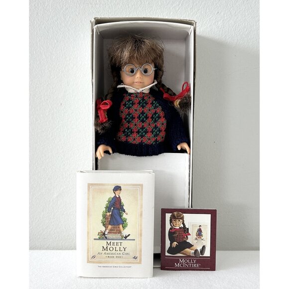 Vintage 1995 AMERICAN GIRL Molly 6” Miniature Doll Book Box Glass Eyes Posable